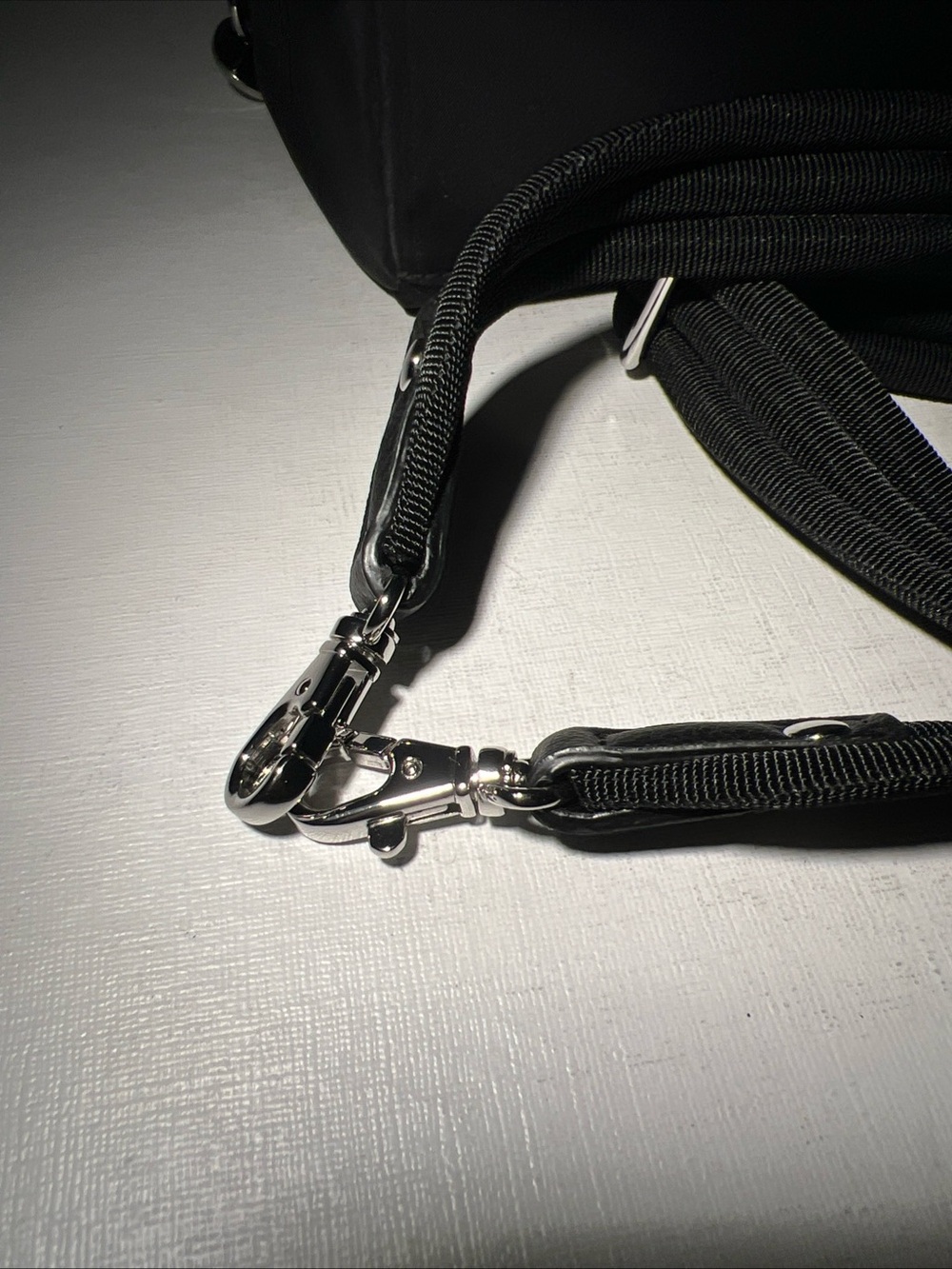 LO & SONS Nouvelle Crossbody Bag Black Nylon Adjustable Strap Lightweight - Picture 14 of 16
